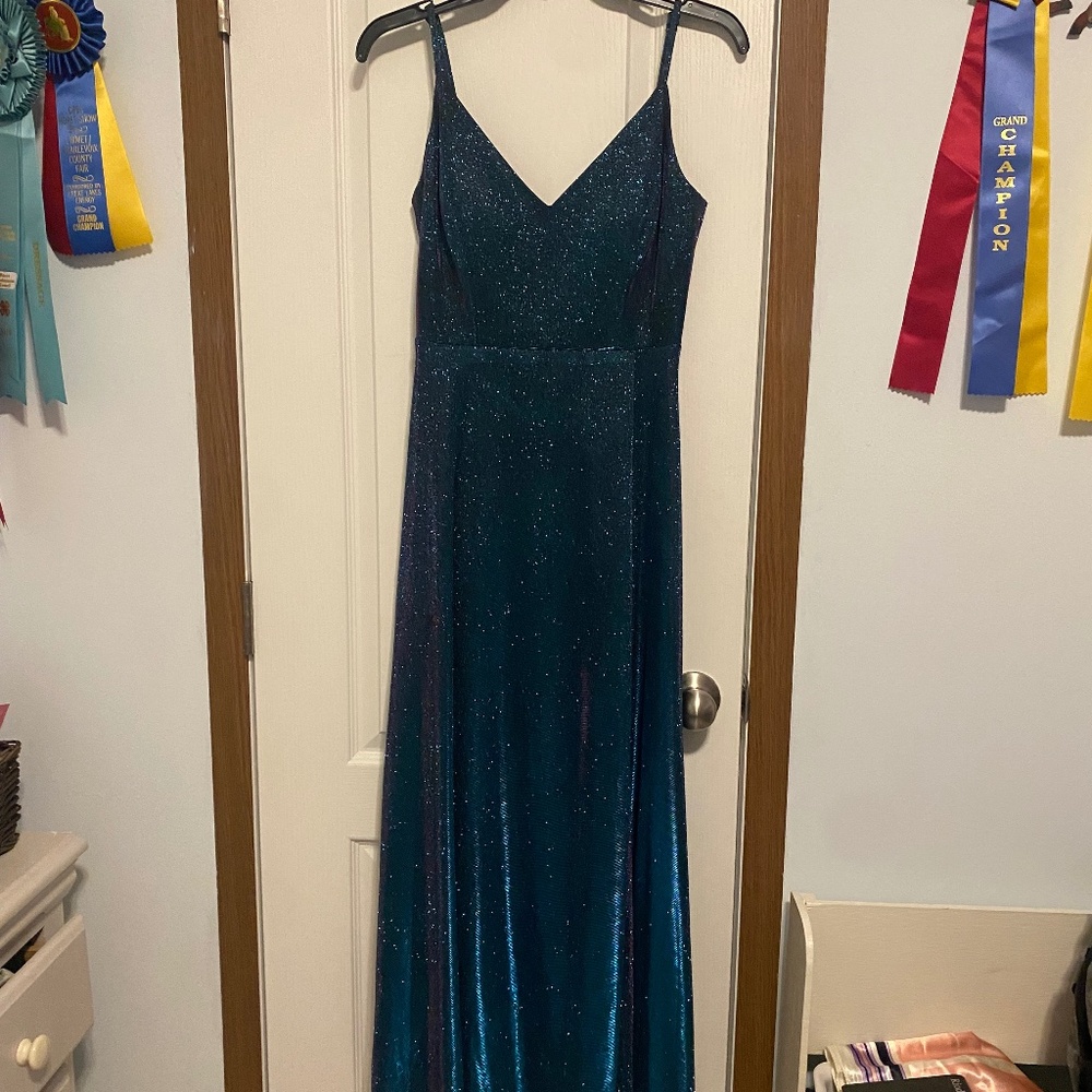 Long blue dress with hidden slit and pockets